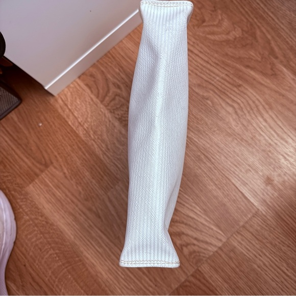 GUC Authentic Yves Saint Laurent White Fabric Clutch/Toiletry Pouch - Picture 4 of 4